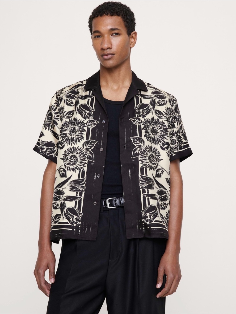 NWT SILK Banana Republic Standard Fit Resort Black Floral Shirt Sz S (#846337)